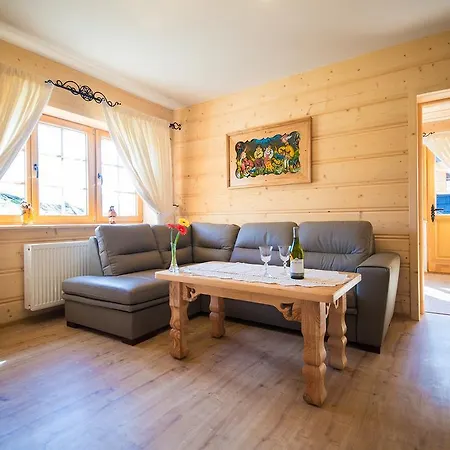 Apartment Smrekowy Dworek